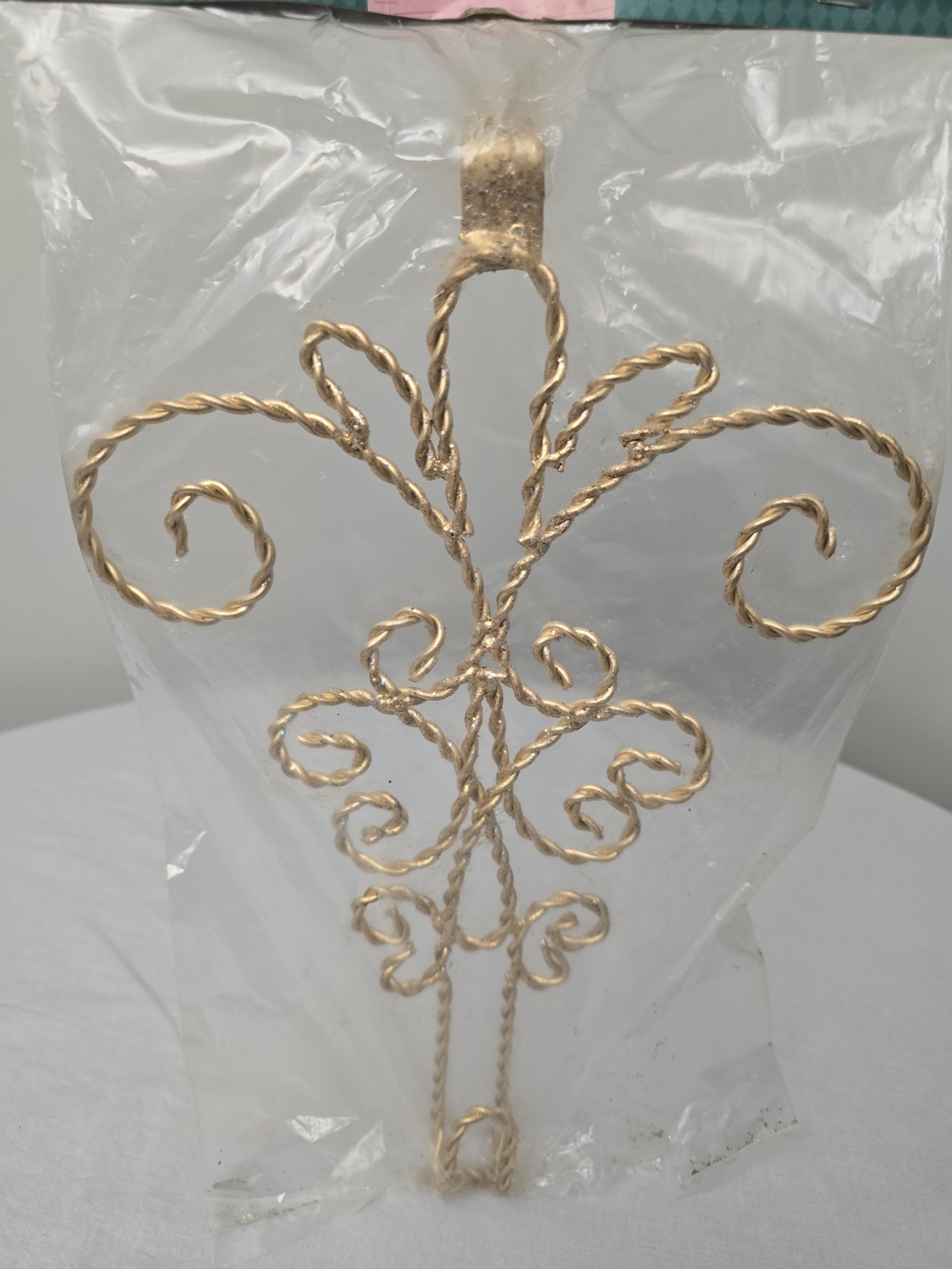 Vtg Gerson 14" Gold Twisted Metal Ornate Wreath Holder Hollywood Regency Glitter